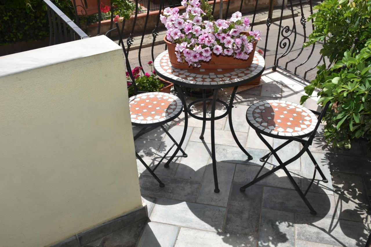 Bed And Breakfast Le Petunie บารีซาร์โด ภายนอก รูปภาพ