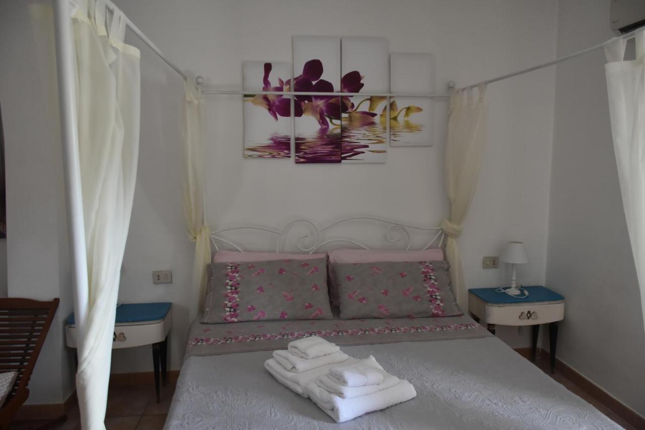 Bed And Breakfast Le Petunie บารีซาร์โด ภายนอก รูปภาพ