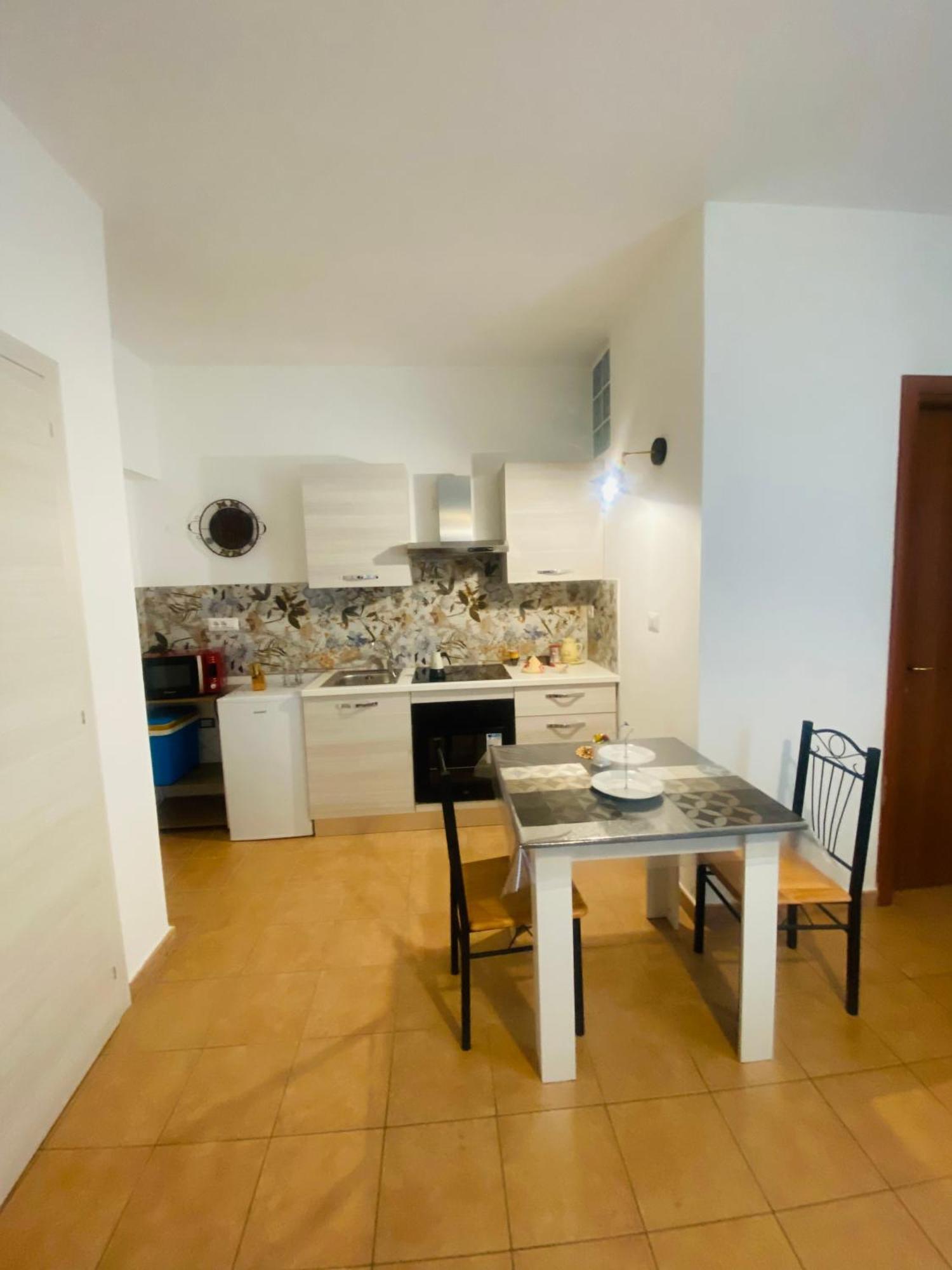 Bed And Breakfast Le Petunie บารีซาร์โด ภายนอก รูปภาพ
