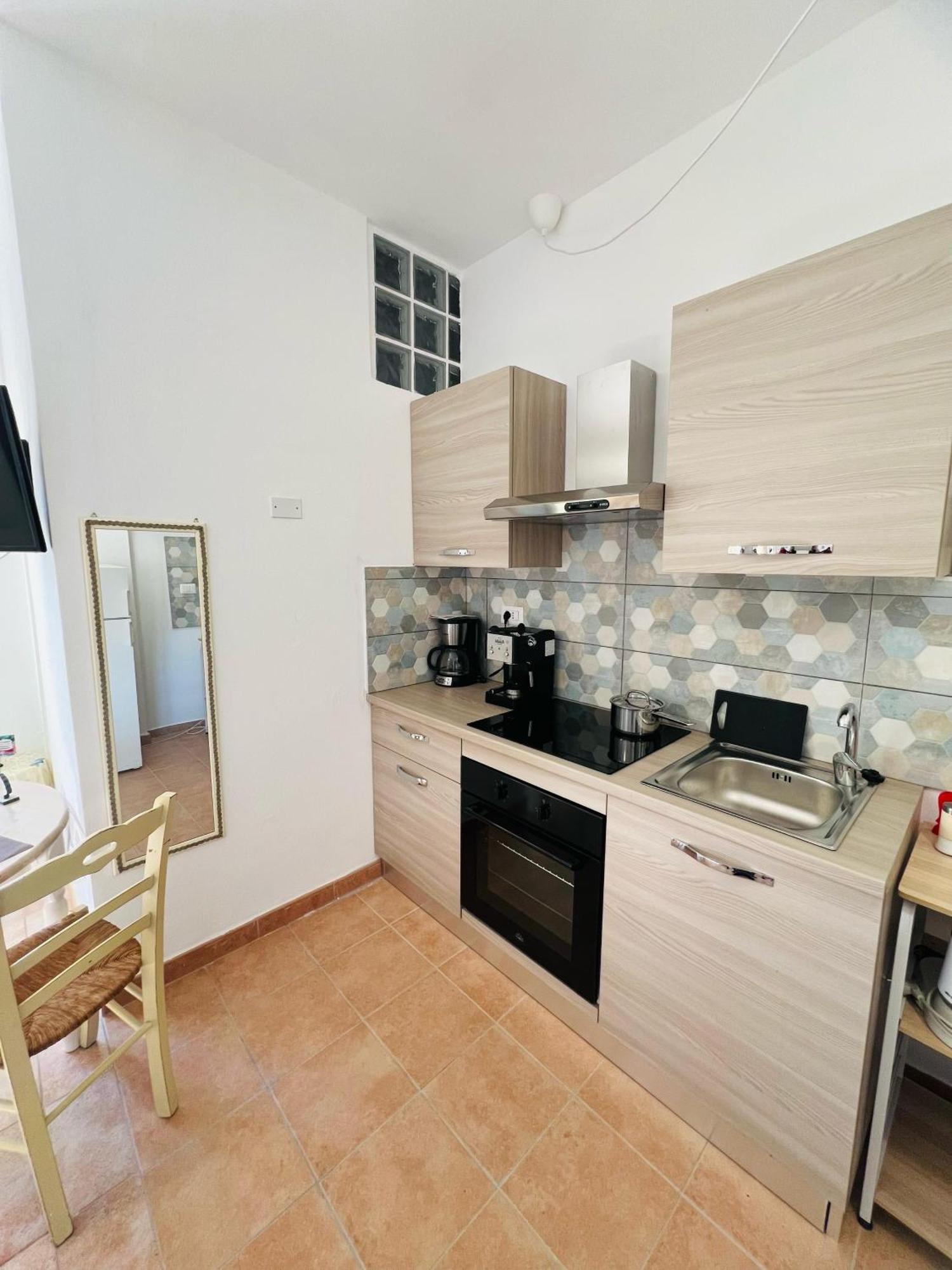 Bed And Breakfast Le Petunie บารีซาร์โด ภายนอก รูปภาพ