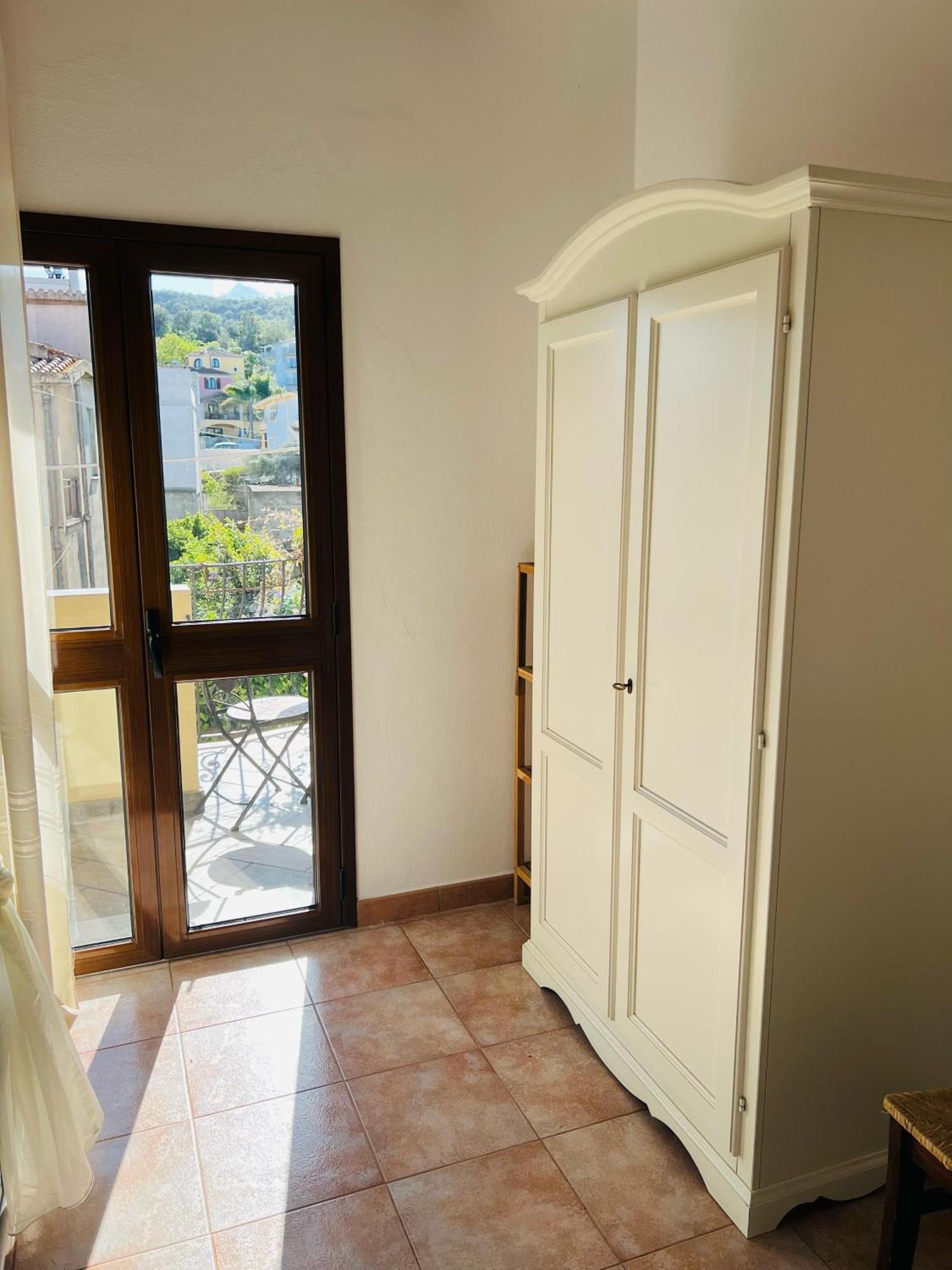 Bed And Breakfast Le Petunie บารีซาร์โด ภายนอก รูปภาพ