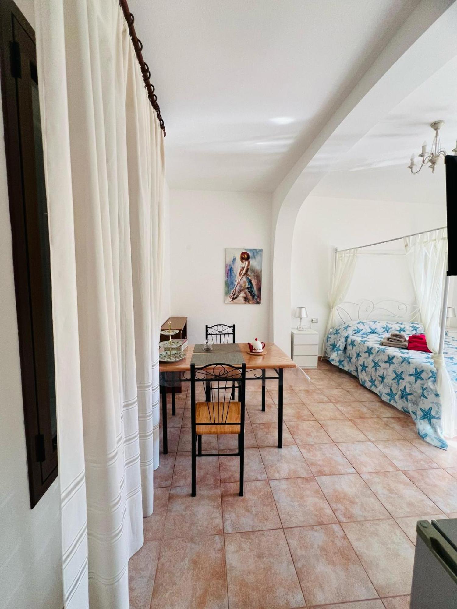Bed And Breakfast Le Petunie บารีซาร์โด ภายนอก รูปภาพ