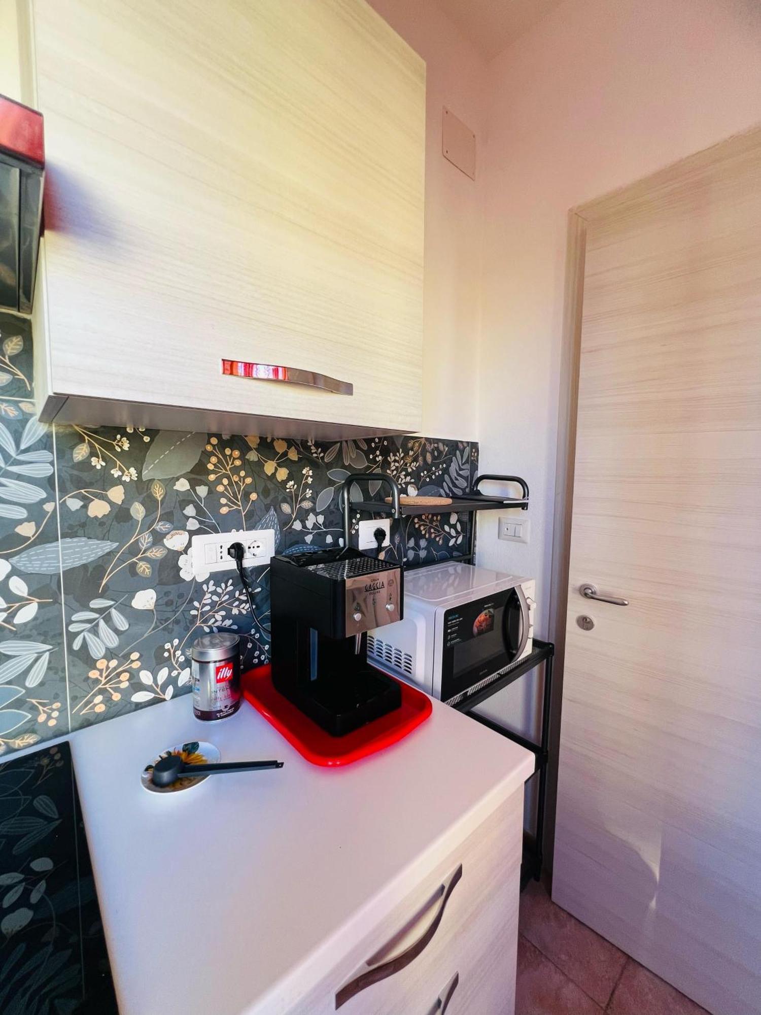 Bed And Breakfast Le Petunie บารีซาร์โด ภายนอก รูปภาพ