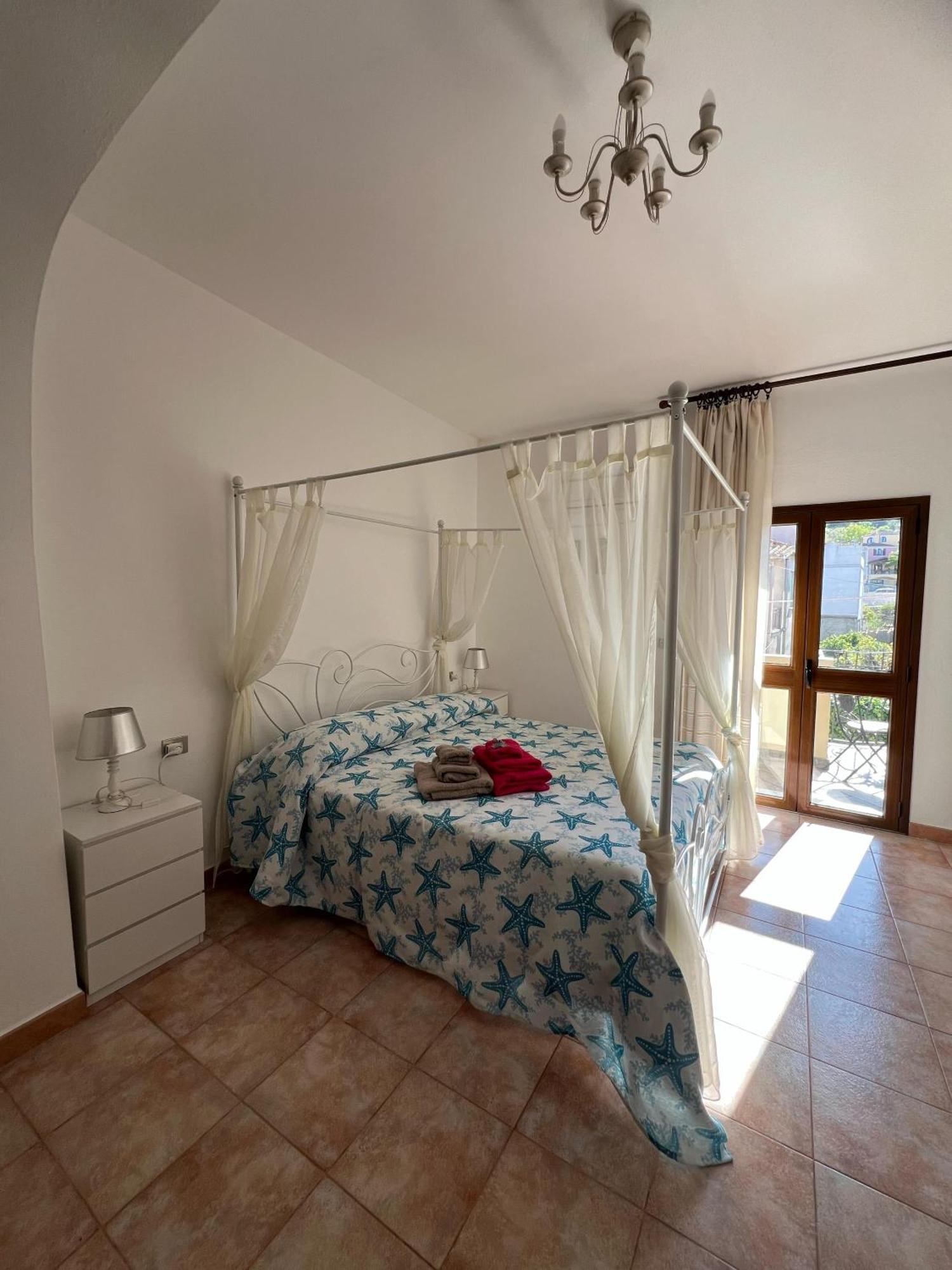 Bed And Breakfast Le Petunie บารีซาร์โด ภายนอก รูปภาพ