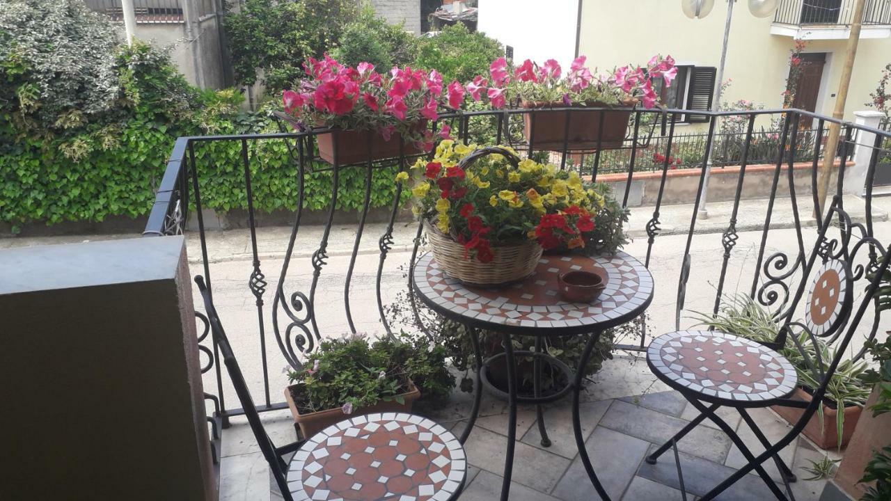 Bed And Breakfast Le Petunie บารีซาร์โด ภายนอก รูปภาพ